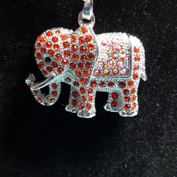 Elephant Necklace - Picture 2 of 3
